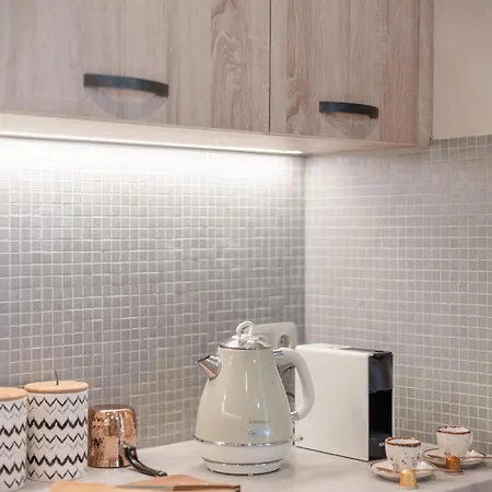 Areos Luxury 아파트