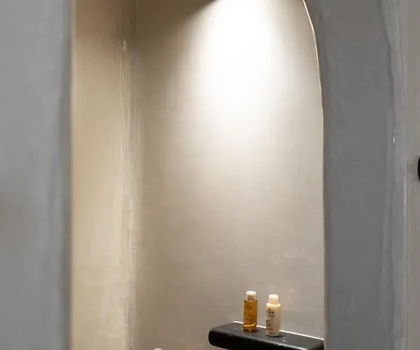 Areos Luxury 아파트