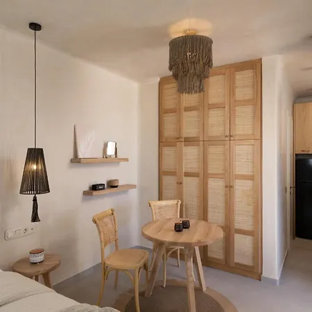 Areos Luxury Apartment *