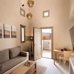 Areos Luxury Apartmán *